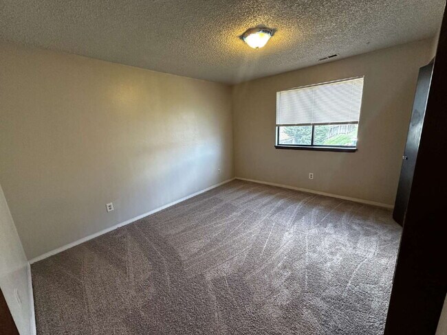 Building Photo - "Charming 2-Bed Condo Retreat in Colorado ...