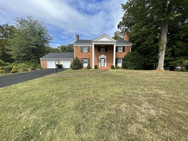Building Photo - 156 Scottsmill Rd