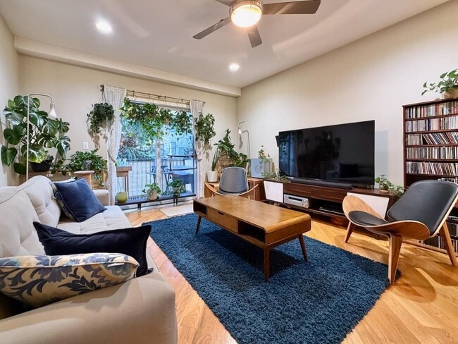 Primary Photo - 83 Monroe St