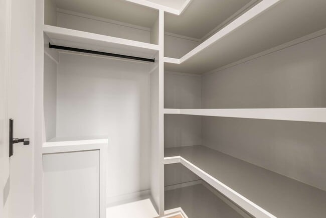 Building Photo - 8115 Devens Dr