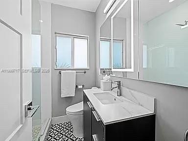 Building Photo - 808 NE 17th Way