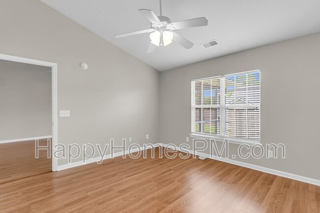 Building Photo - 7359 Suncatcher Dr