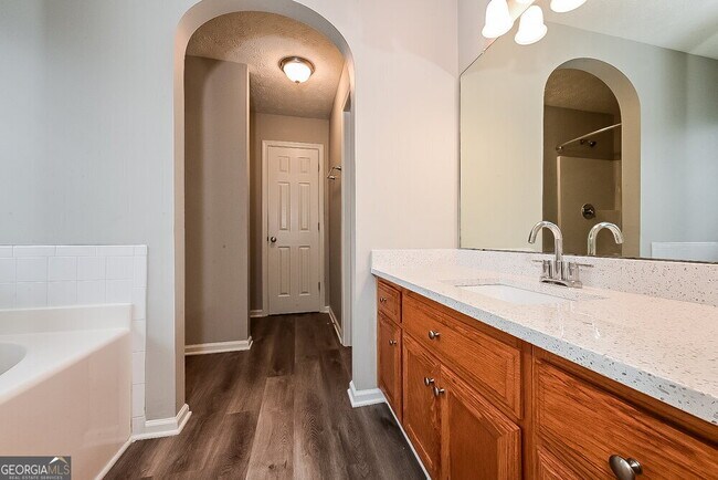 Building Photo - 1025 Borrington Ln