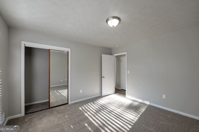 Building Photo - 1870 Sandgate Cir SW