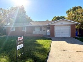Building Photo - 3 Bedroom, 1 Bath Home with 1 car attached...