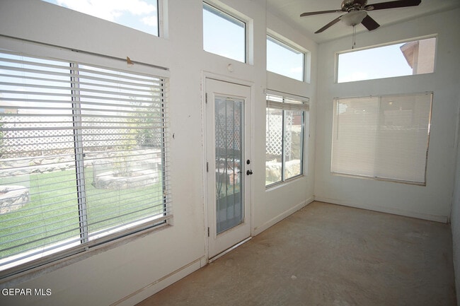 Building Photo - 7133 Mesquite Tree Ln