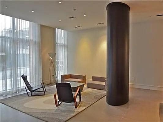 Building Photo - 540 W 28th St