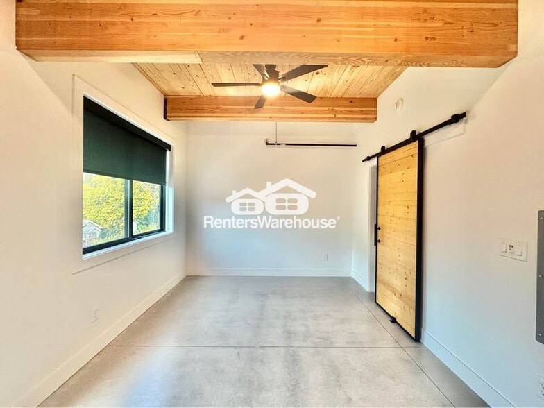 Building Photo - 2701 Ingersoll Ave