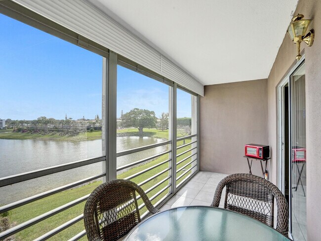 Building Photo - 3014 Cornwall A