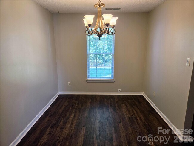 Building Photo - 5401 Groveton Ct