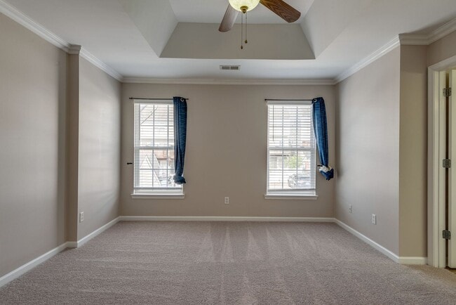 Building Photo - Beautiful Lenox Village Townhome!
