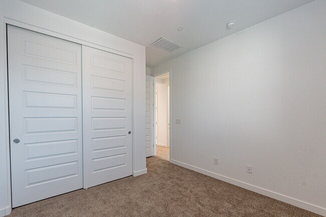 Building Photo - 4641 S Element