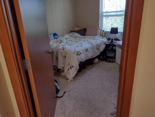 Building Photo - Five Bedroom House for Rent in Bellingham