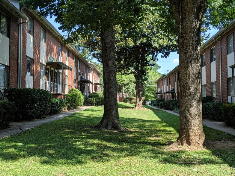 Primary Photo - Station Square Apartments