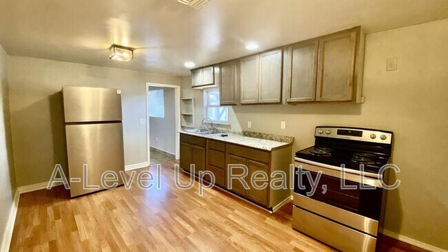 Building Photo - 3909 S 14th Ave