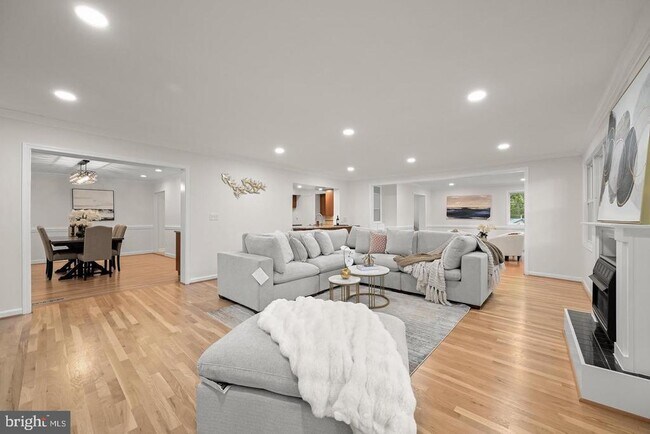 Building Photo - 10600 Vantage Ct