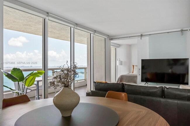 Building Photo - 1717 N Bayshore Dr