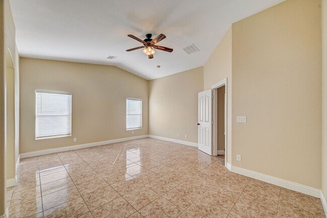Building Photo - Stunning Northwest three bedroom w/ a loft!