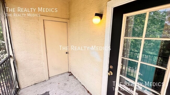 Building Photo - 2572 Robert Trent Jones Dr