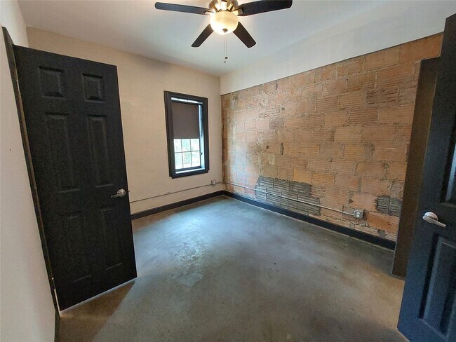 Building Photo - 6819 Avenue C