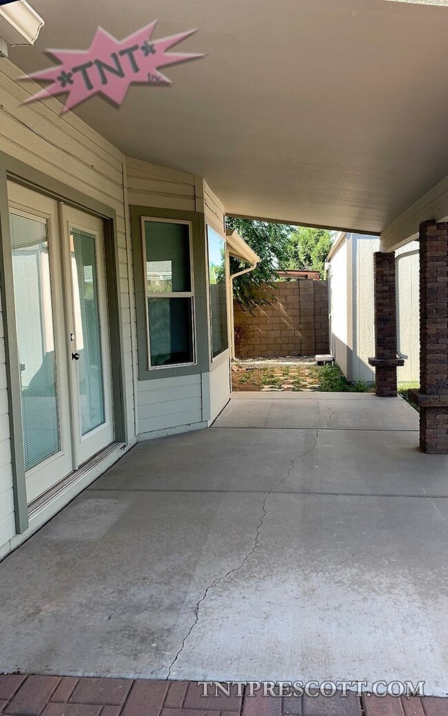 Building Photo - Home in Prescott Valley