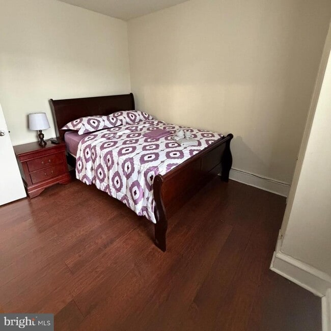 Building Photo - 929 Edgemore Rd