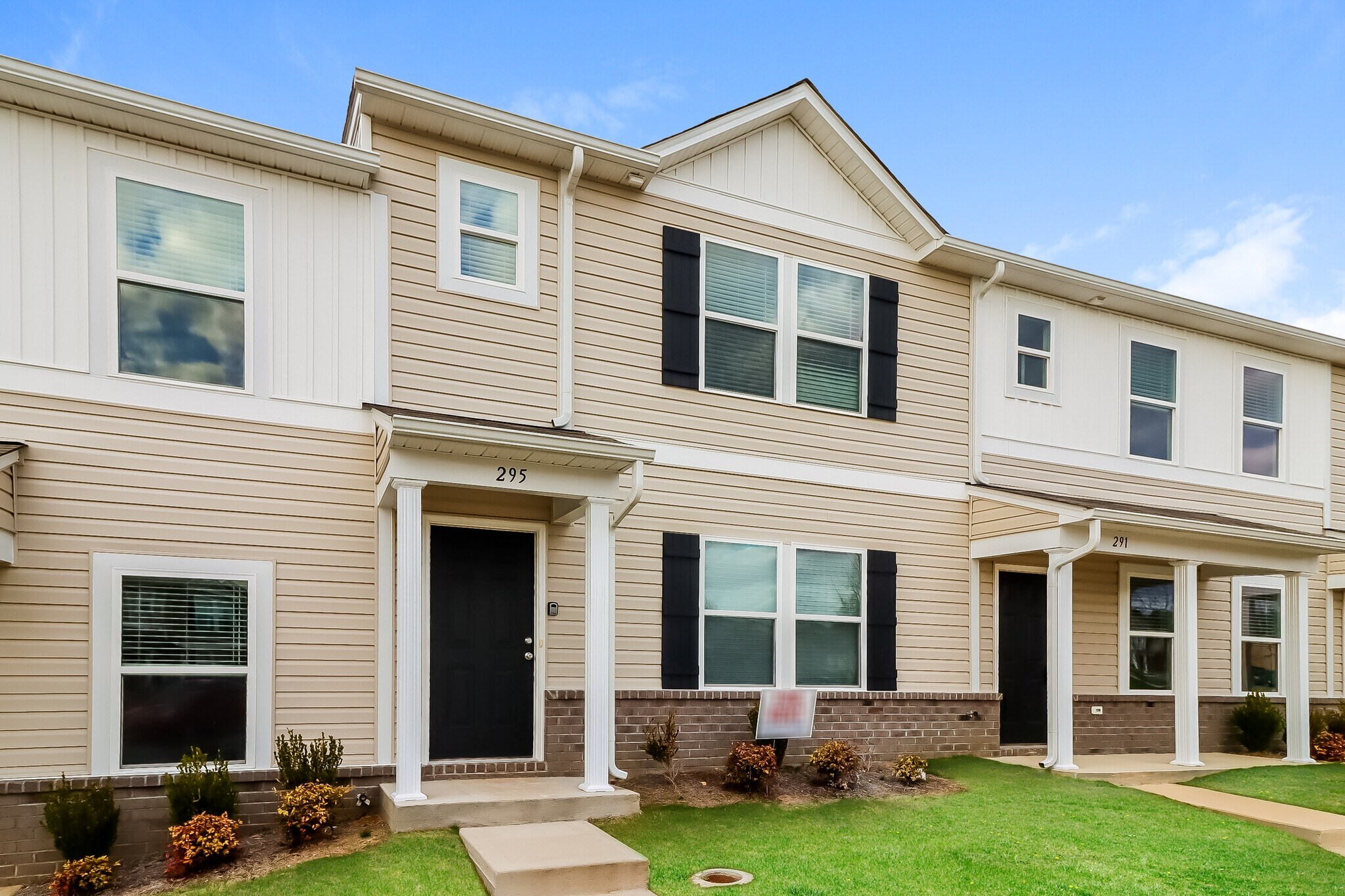 Building Photo - 291 Century Dr