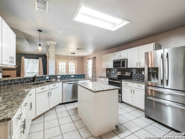Building Photo - 5823 Rolling Forest Dr