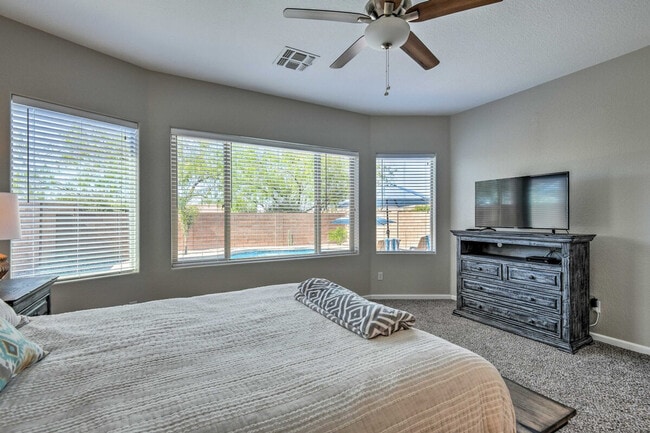 Building Photo - 8226 S Hidden Trail Ct