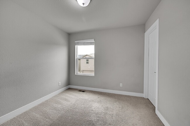Building Photo - $2,750.00 - 3 Bedrooms, 2.5 Bathrooms, Sin...
