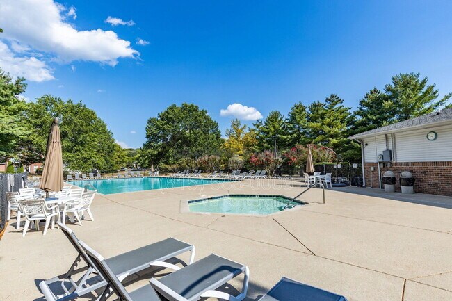 Building Photo - 2214 Falcon Creek Dr