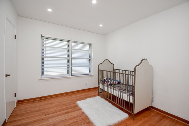 Building Photo - 6817 Hendon Ln