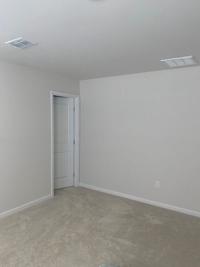 Building Photo - Single Family Home
