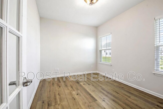 Building Photo - 380 Crownover Way