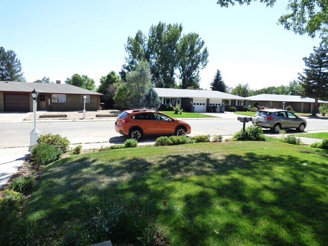 Building Photo - 918/920 Kelly Place