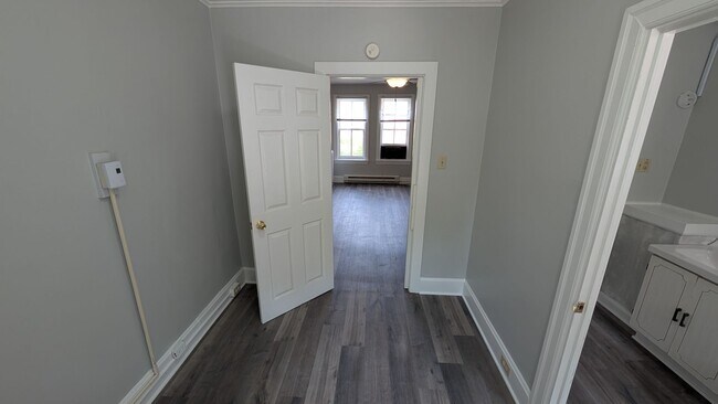 Building Photo - Spacious 1 Bedroom in Heart of Midtown Har...