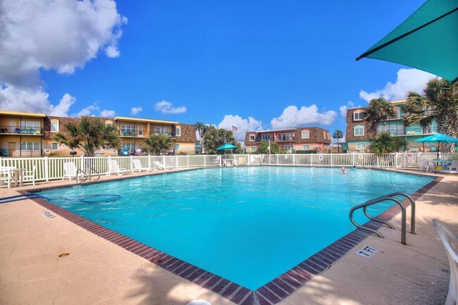 Building Photo - 704 Island Retreat Ct