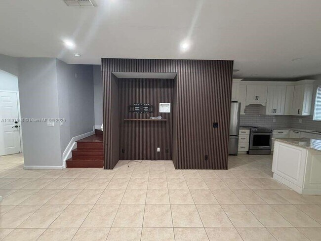 Building Photo - 1737 Carvelle Dr
