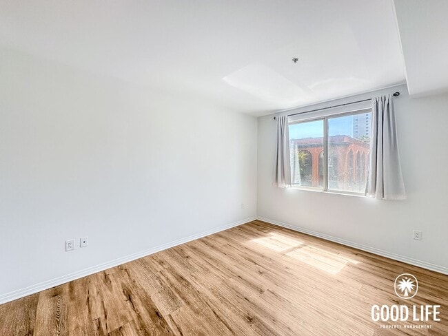 Building Photo - Luminous 3BD/2BA Corner Unit in Little Italy with City Views, W/D & Private Balcony