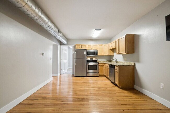 Building Photo - 1651 N Pearl St