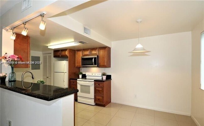 Building Photo - 801 NW 91st Terrace