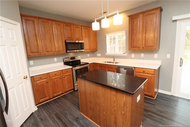 Building Photo - 10941 Pendragon Pl