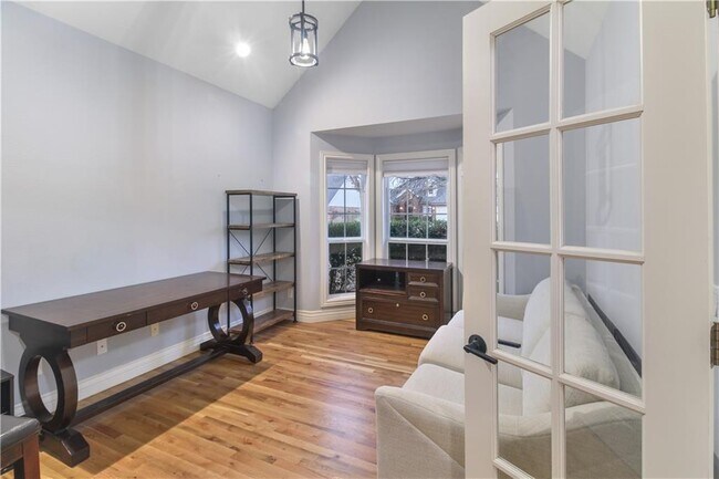 Building Photo - 4313 W Arlington Dr