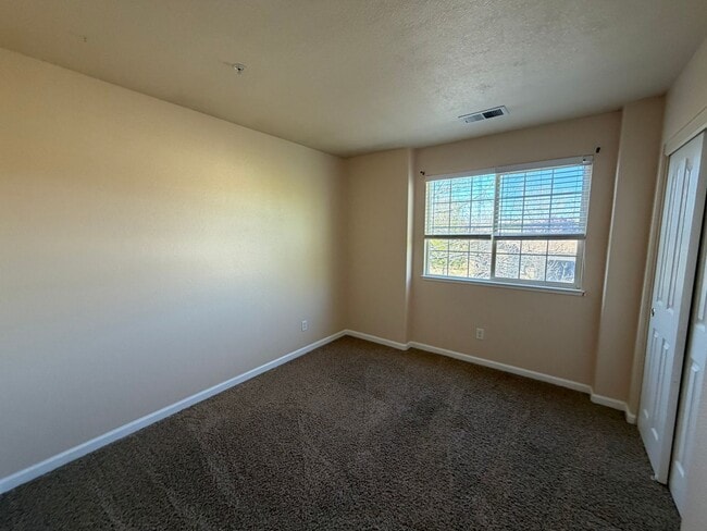 Building Photo - 2371 Roman Dr