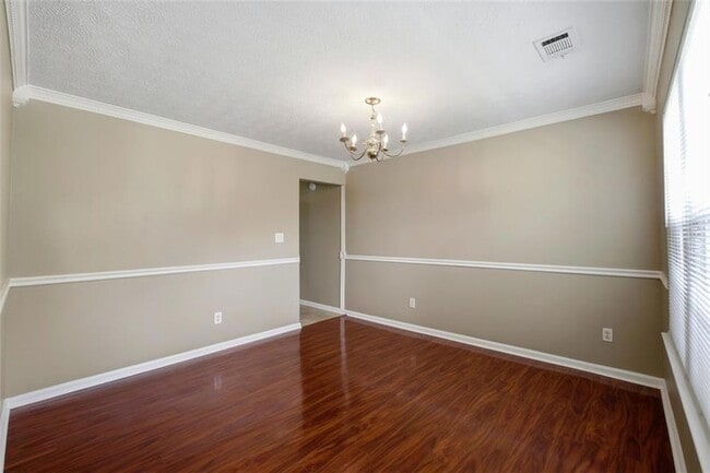 Building Photo - 800 Revena Dr