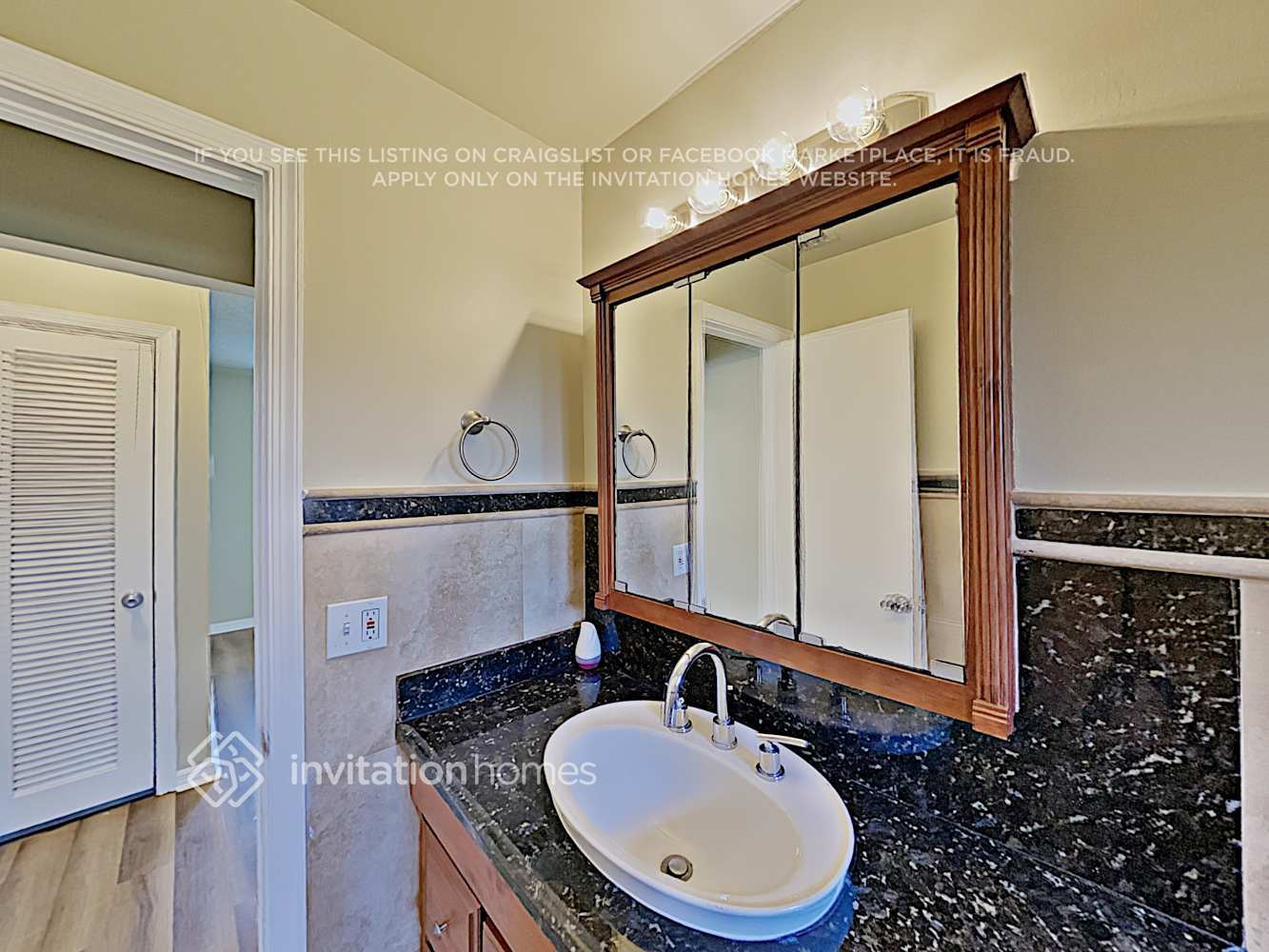 Building Photo - 9323 Southampton Pl