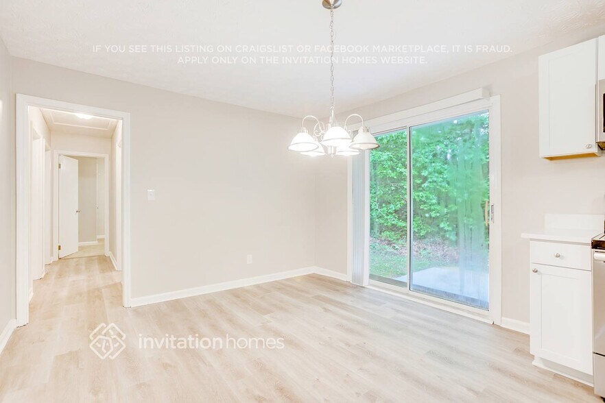 Building Photo - 7039 Carolyn Cir