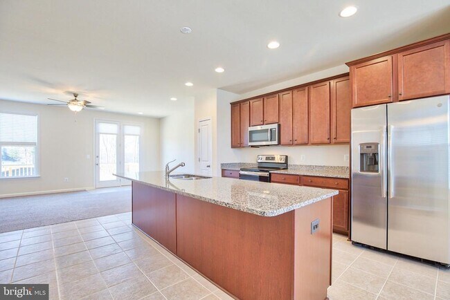 Building Photo - 127 Keller Ct