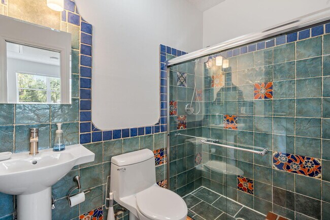 Building Photo - 49 River Dr