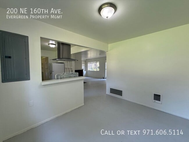 Building Photo - 200 NE 160th Ave